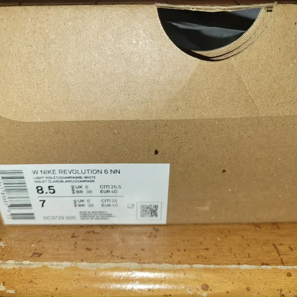 Brand New Women's Size 8.5 Sneakers - Picture 3 of 11